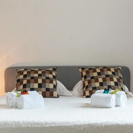 Super Cozy 2 Bedroom Apt Near Station Appartamento