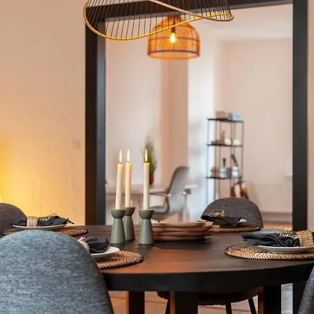 Super Cozy 2 Bedroom Apt Near Station *